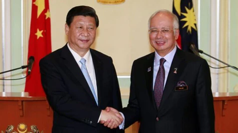 Chủ tịch Tập Cận Bình (bên trái) hôm 31/5 (ảnh: Reuters) Chủ tịch Tập Cận Bình (bên trái) hôm 31/5 (ảnh: Reuters)